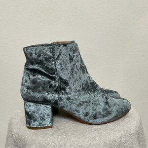 Steve Madden Irina Blue Fabric Rounded Toe Ankle Booties Size 8.5M Event